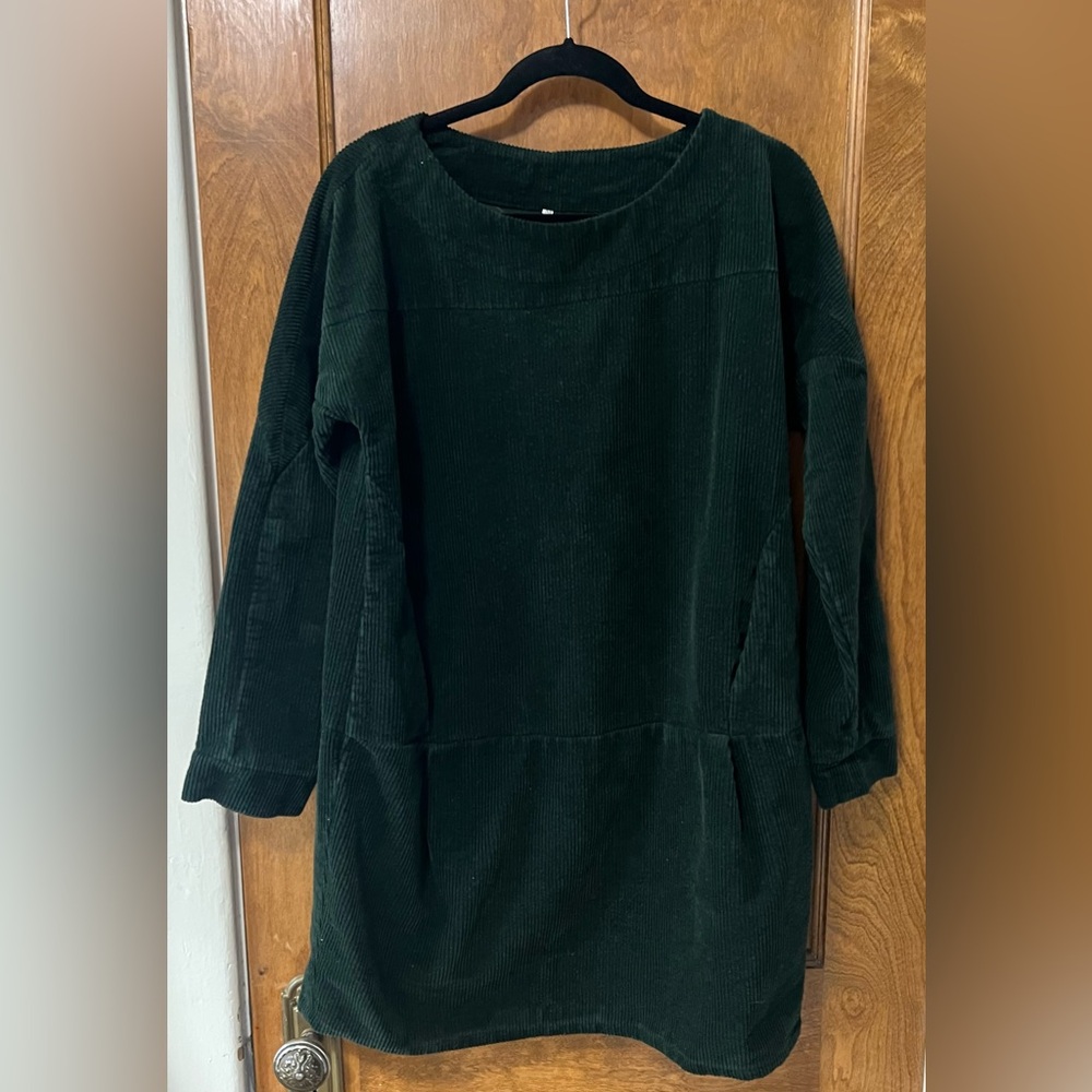Green corduroy baggy dress with pockets